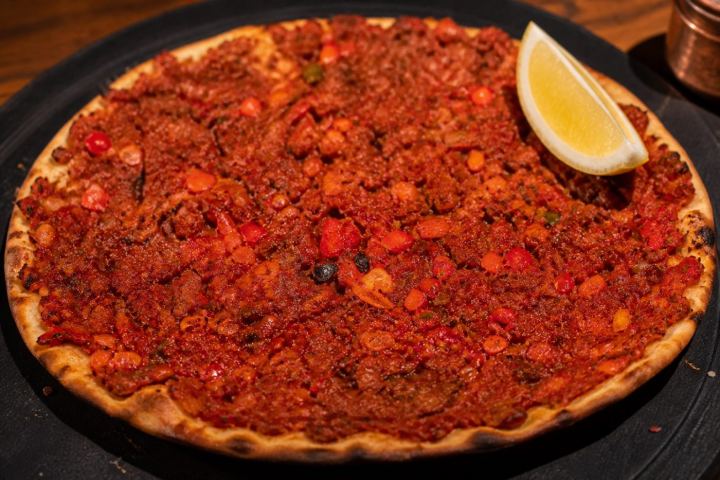 Acılı Lahmacun